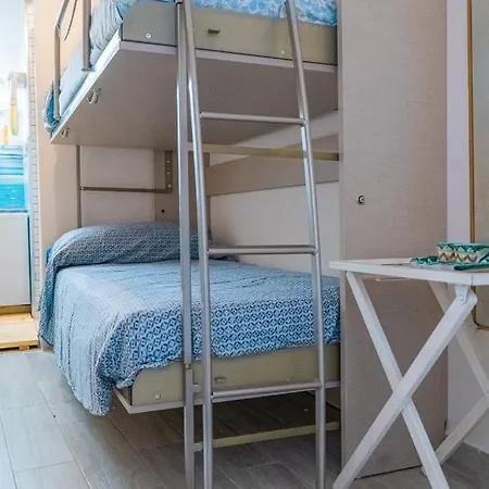 Stanza Sul Corso Di Forio Appena Ristutturata * Forio di Ischia